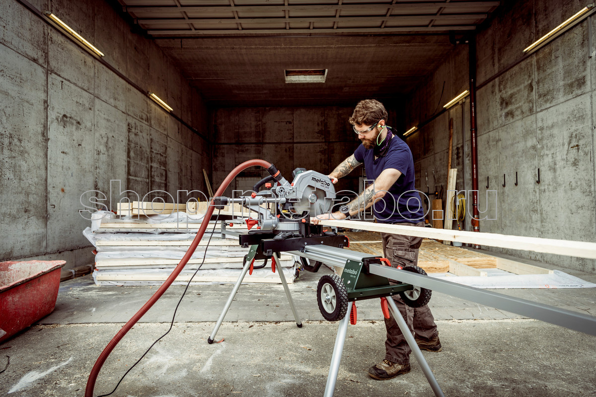Торцовочная пила Metabo KGS 305 M (613305000) - цена, купить недорого в ...